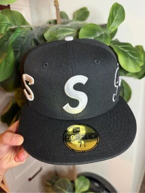 Supreme Multi S Logo New Era 59Fifty
Fitted Hat Black